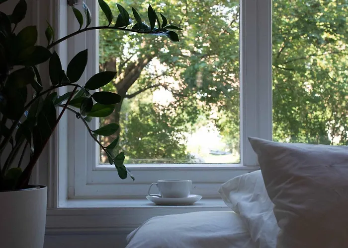 Modern 2Br Apt Near Oslo S - Sleeps 6, New & Cozy